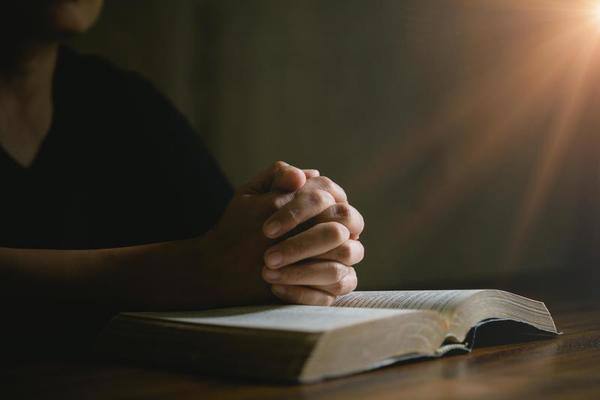 Como Me Aproximar de Deus: Passos Simples para Fortalecer Sua Fé